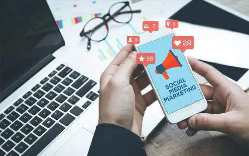 Social media marketing strategy on mobile phone